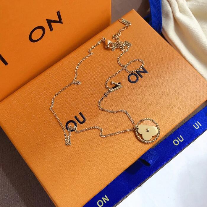 Luxury Quality Small Flower Pendant Necklaces 18k Gold-plated Jewelry Necklace Selected High-grade Brand Long Chain Selected Exquisite Gifts X379
Luxury Quality Small Flower Pendant Necklaces 18k Gold-plated Jewelry Necklace Selected High-grade Brand Long Chain Selected Exquisite Gifts X379