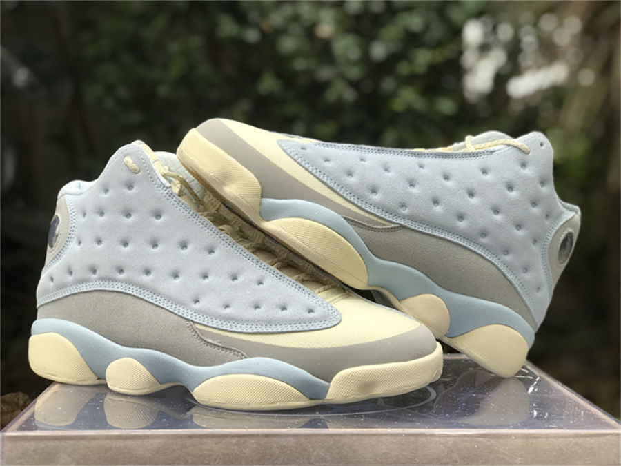 2022 New Authentic Shoes SoleFly x Air Basketball 13 13s DX5763-100 Muslin Smoke Grey Gum Light Celestine Blue Sports Sneakers Mens With Original Box XIII Trainers
2022 New Authentic Shoes SoleFly x Air Basketball 13 13s DX5763-100 Muslin Smoke Grey Gum Light Celestine Blue Sports Sneakers Mens With Original Box XIII Trainers