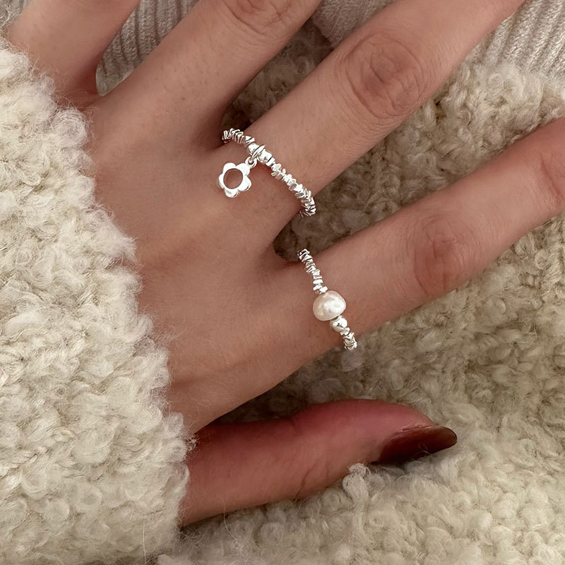 925 Sterling Silver Geometric Beads Pearl Flower Ring Female Simple Temperament Personality Rings
925 Sterling Silver Geometric Beads Pearl Flower Ring Female Simple Temperament Personality Rings