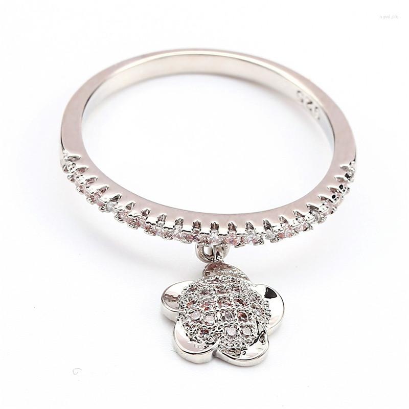Wedding Rings Luxury Female Crystal Small Flower Pendant Ring Gold Silver Color Engagement Charm White Zircon For Women
Wedding Rings Luxury Female Crystal Small Flower Pendant Ring Gold Silver Color Engagement Charm White Zircon For Women
