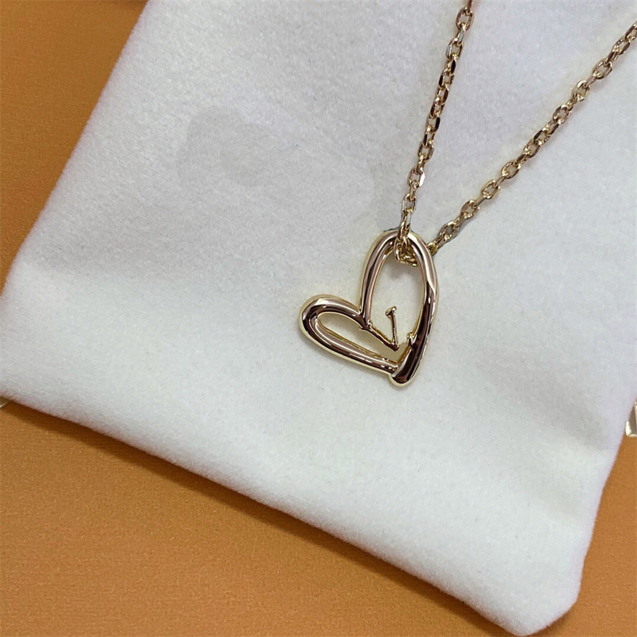 Womens Mens Designer Love Pendant Necklace Luxury Designer Women Jeweley Bracelet Women L Letter With Love Gold Chain
Womens Mens Designer Love Pendant Necklace Luxury Designer Women Jeweley Bracelet Women L Letter With Love Gold Chain
