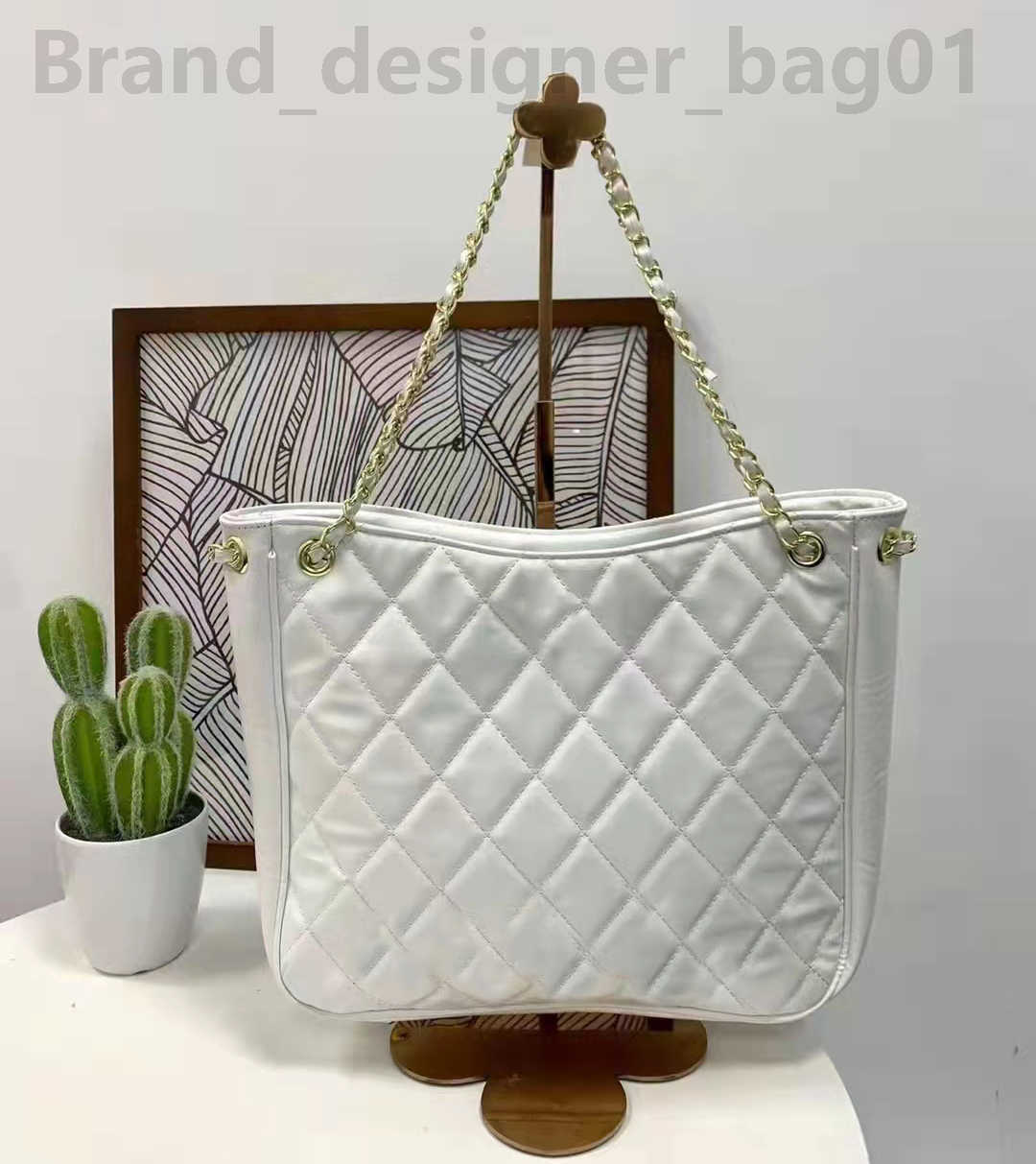 Shoulder Bags Women's 2022 Autumn And Winter New Fashion Diamond Lattice Lock Chain Bag Solid Color Bucket Shoulder Bag 120122H 5063A4, Make up the difference
Shoulder Bags Women's 2022 Autumn And Winter New Fashion Diamond Lattice Lock Chain Bag Solid Color Bucket Shoulder Bag 120122H 5063A4, Make up the difference