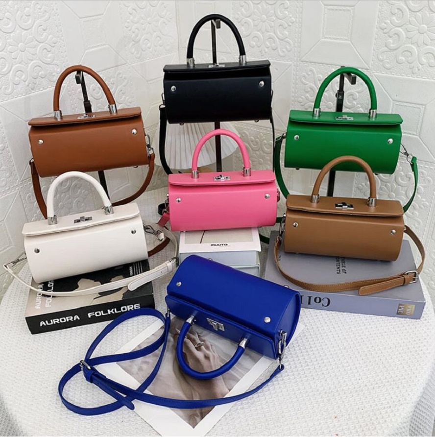 This year popular bags 2023 new fashion designer luxury handbag foreign style simple single shoulder bag, White
This year popular bags 2023 new fashion designer luxury handbag foreign style simple single shoulder bag, White