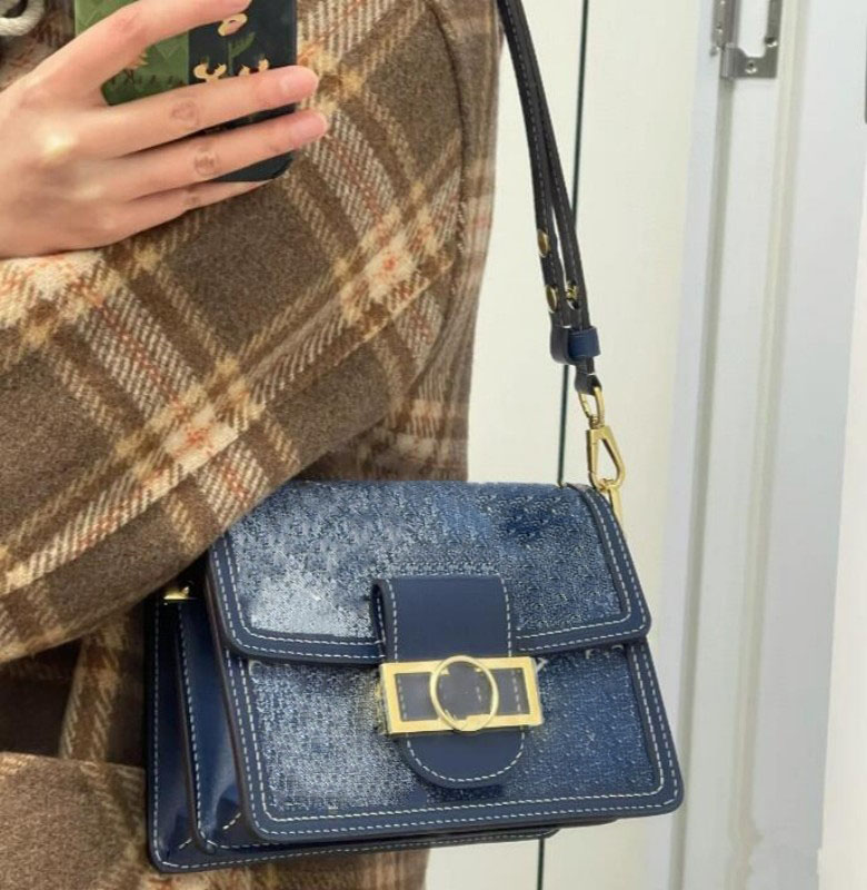 DAUPHINE Bag Cruise Spring Shows Bags chain Handbag tote Cowboy Luxury Designer S-LOCK Womens Messenger genuine leather Wallet Shoulder CrossBody Purse M21458, Black size:18.5x12x5cm
DAUPHINE Bag Cruise Spring Shows Bags chain Handbag tote Cowboy Luxury Designer S-LOCK Womens Messenger genuine leather Wallet Shoulder CrossBody Purse M21458, Black size:18.5x12x5cm