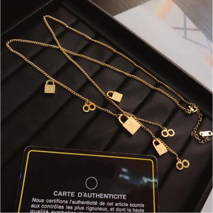 Fashionable Lockset Pendant Necklace Designer Charm Delicate 18k Gold-plated Glittering Luxury Jewelry Brand Selected For Women Day Christmas Gift X006
Fashionable Lockset Pendant Necklace Designer Charm Delicate 18k Gold-plated Glittering Luxury Jewelry Brand Selected For Women Day Christmas Gift X006