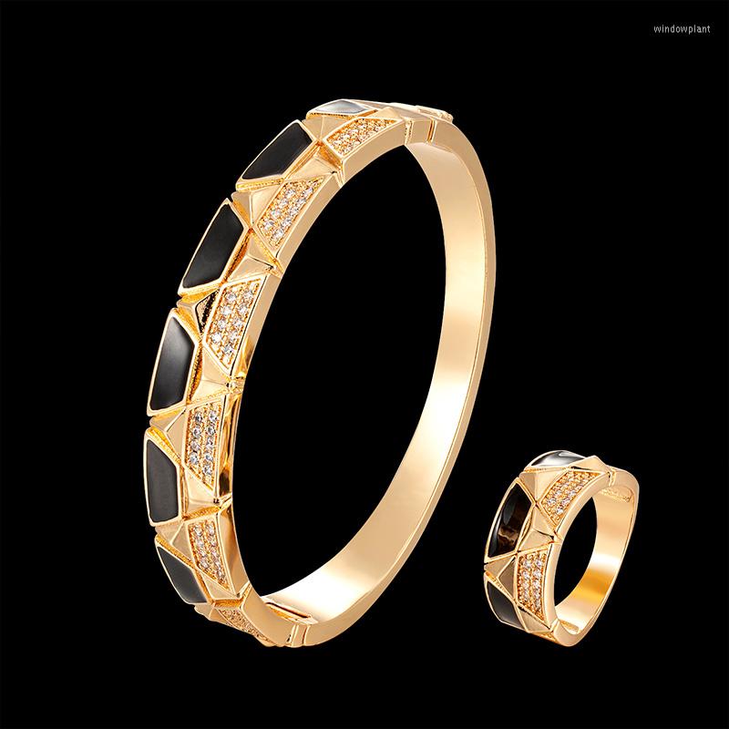 Necklace Earrings Set Simple Bangle And Rings Women's Jewelry Classic With Different Paint Colors Three-dimensional Triangle, Picture shown
Necklace Earrings Set Simple Bangle And Rings Women's Jewelry Classic With Different Paint Colors Three-dimensional Triangle, Picture shown