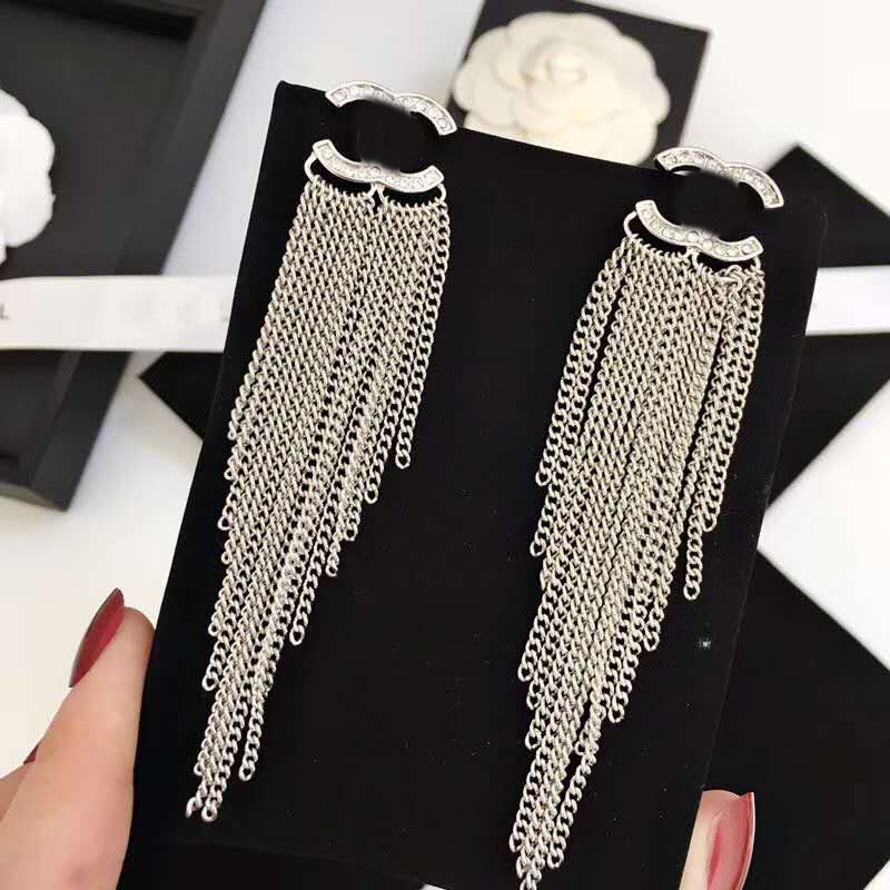 Fashion multiple tassel dangle earrings for women party wedding lovers gift jewelry with flannel bag
Fashion multiple tassel dangle earrings for women party wedding lovers gift jewelry with flannel bag