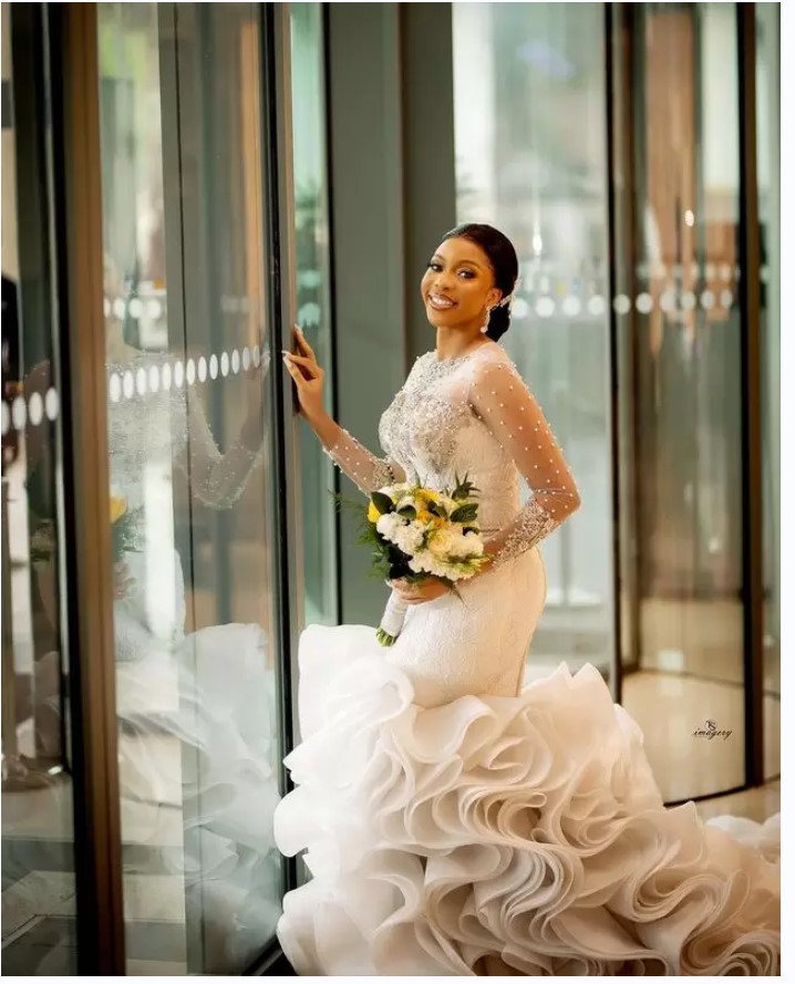 Modern Pearls Beaded Mermaid Wedding Dresses with Lace Appliques Court Train Long Sleeves Tiered Rufffles Bridal Gown Jewel Neckline Arabic African Lu