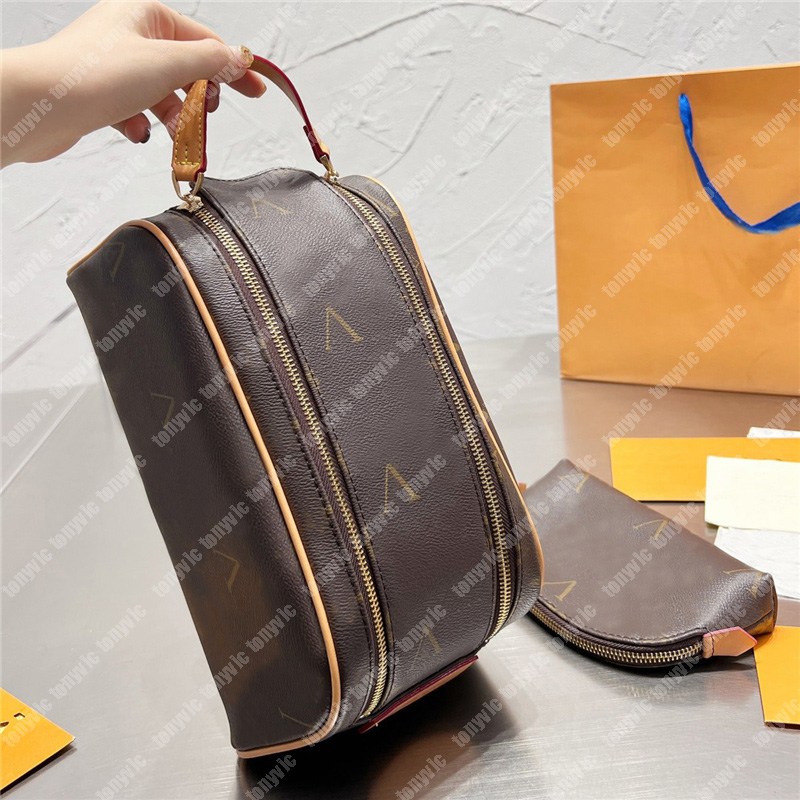 Luxury Designer Makeup Bag For Women Leather Fashion Mens Toiletry Bag DOPP Makeup Bags With Small Purse Brand Old Flowers Cosmetic Bags, V1
Luxury Designer Makeup Bag For Women Leather Fashion Mens Toiletry Bag DOPP Makeup Bags With Small Purse Brand Old Flowers Cosmetic Bags, V1