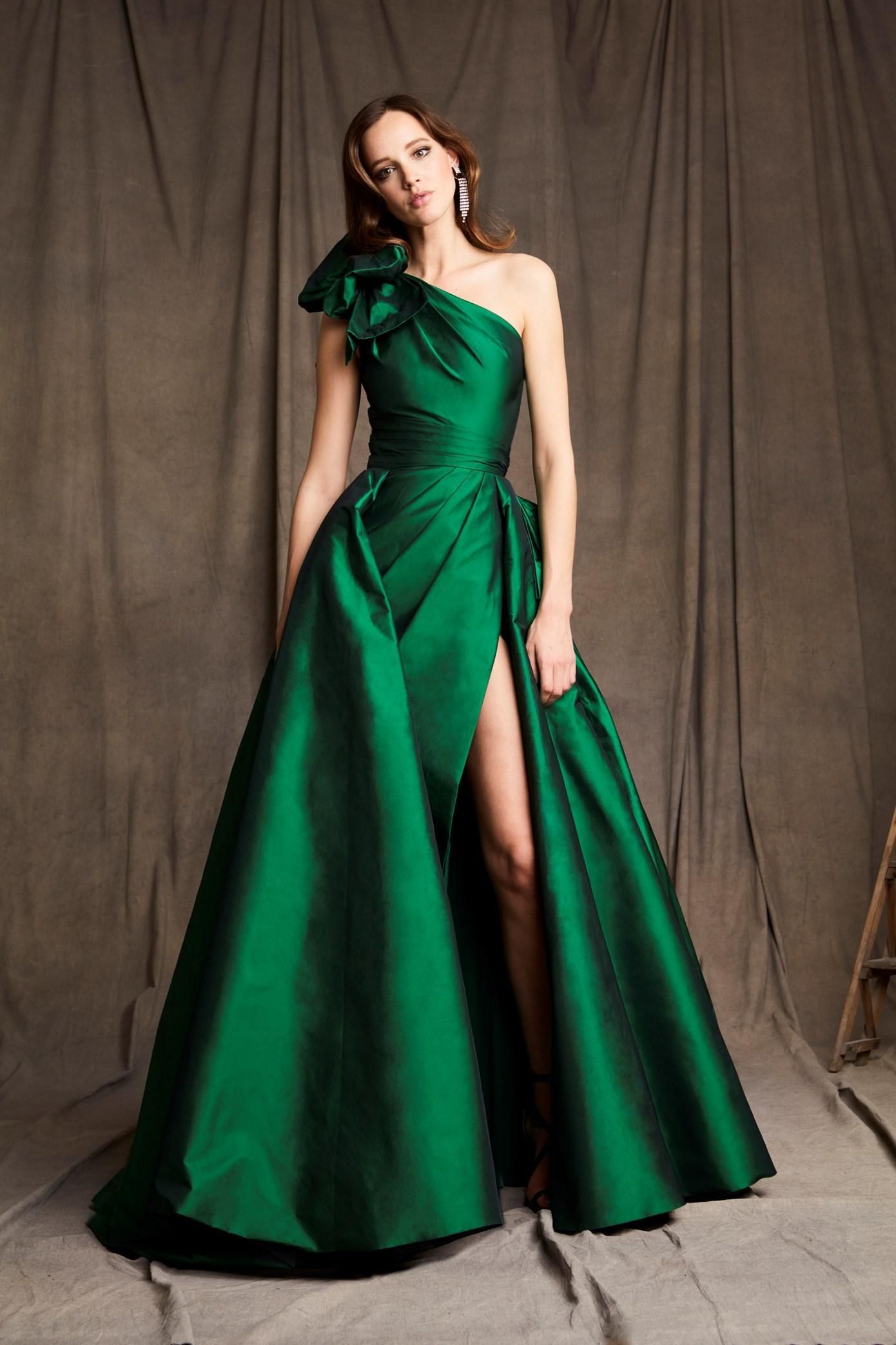 Elegant Emerald Green Prom Party Dresses 2023 One Shoulder Front Split Evening Gowns Overskirt Pleated Satin Special Ocn Formal Wear 0920