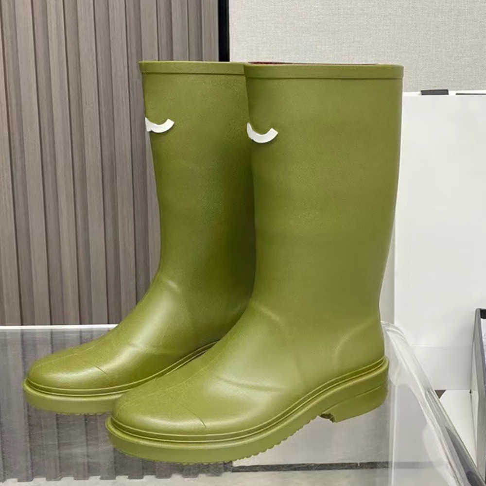 Luxurys Designers Women Rain Boots England Style Waterproof Welly Rubber Water Rains Shoes Ankle Boot Booties Platform Bootie NO431
Luxurys Designers Women Rain Boots England Style Waterproof Welly Rubber Water Rains Shoes Ankle Boot Booties Platform Bootie NO431