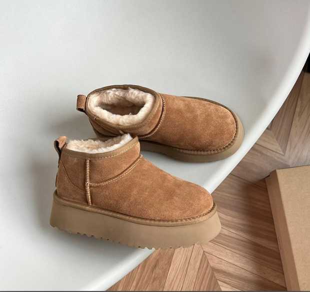 Boots Ultra Mini Boot Designer Woman Platform Snow Australia Fur Warm Shoes Real Leather Chestnut Ankle Fluffy Booties For WomensUGG HGG, Sheepskin
Boots Ultra Mini Boot Designer Woman Platform Snow Australia Fur Warm Shoes Real Leather Chestnut Ankle Fluffy Booties For WomensUGG HGG, Sheepskin