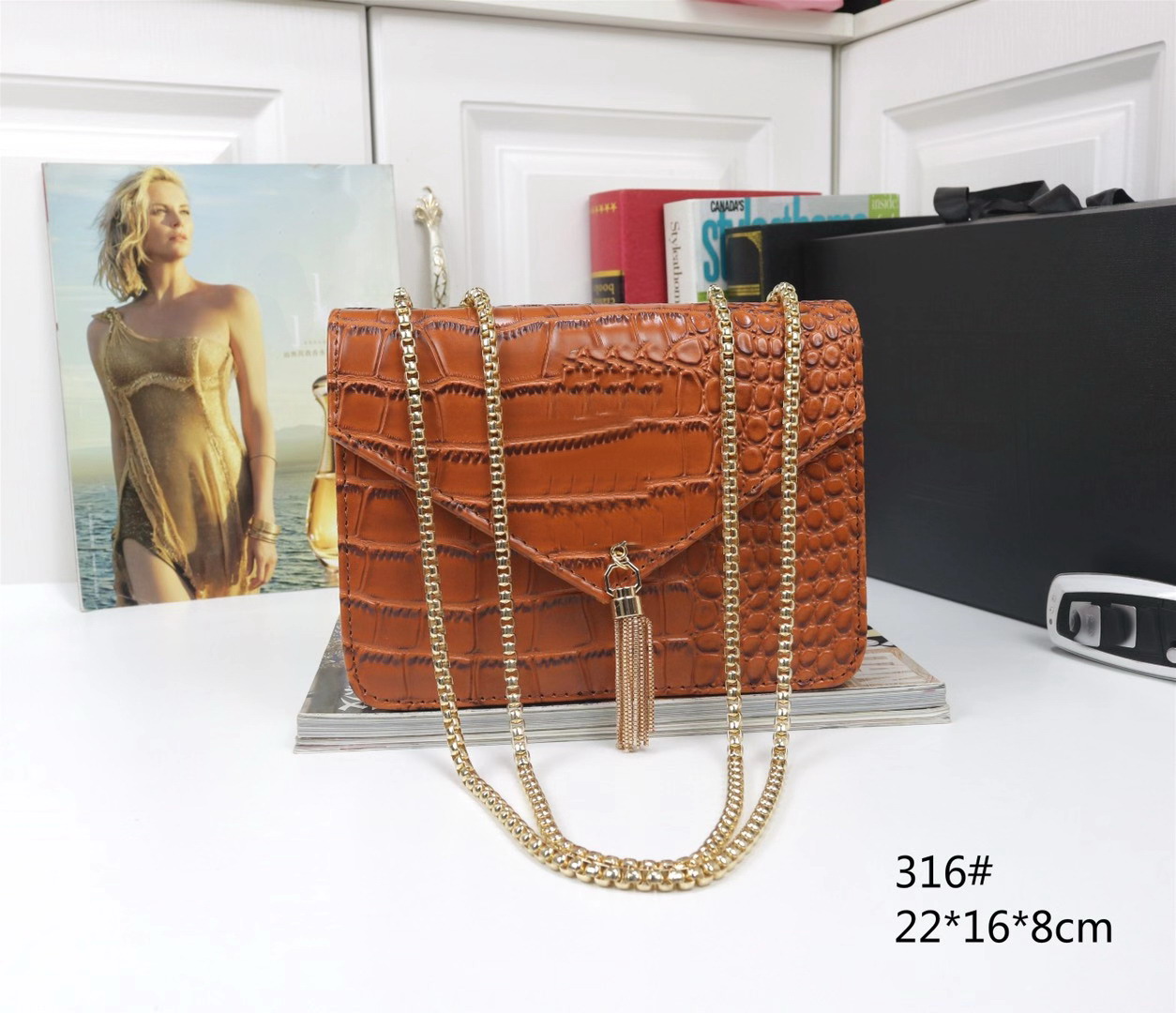 2023 Fashion Women Luxurys Designers Bags For Womens Bag Cracks Purse Shoulder Handbag Messenger Totes Metallic Handbags Classic Crossbody Clutch, No bag
2023 Fashion Women Luxurys Designers Bags For Womens Bag Cracks Purse Shoulder Handbag Messenger Totes Metallic Handbags Classic Crossbody Clutch, No bag