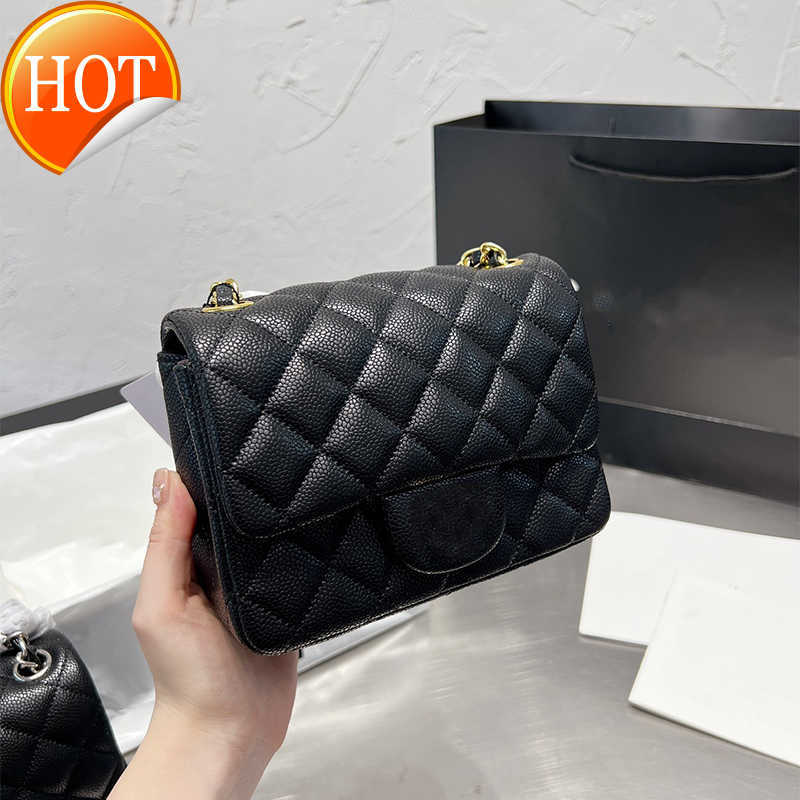 Women's Luxury Designer Shoulder Bag 2023 Textured Leather Caviar Gold Shoulder Chain Crossbody Bag Fashion Clamshell Envelope Bag Factory Direct Sales, Black gold logo 17cm
Women's Luxury Designer Shoulder Bag 2023 Textured Leather Caviar Gold Shoulder Chain Crossbody Bag Fashion Clamshell Envelope Bag Factory Direct Sales, Black gold logo 17cm