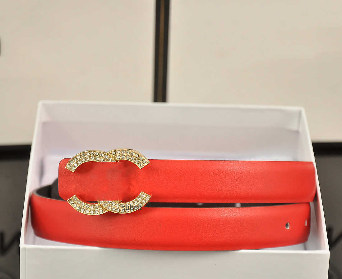 Luxury Designer Belt Fashion Retro Smooth Buckle Women Genuine Leather Thin Belts Gift Box 2.5CM Wide Suitable For Christmas Valentine's Day, As shown
Luxury Designer Belt Fashion Retro Smooth Buckle Women Genuine Leather Thin Belts Gift Box 2.5CM Wide Suitable For Christmas Valentine's Day, As shown