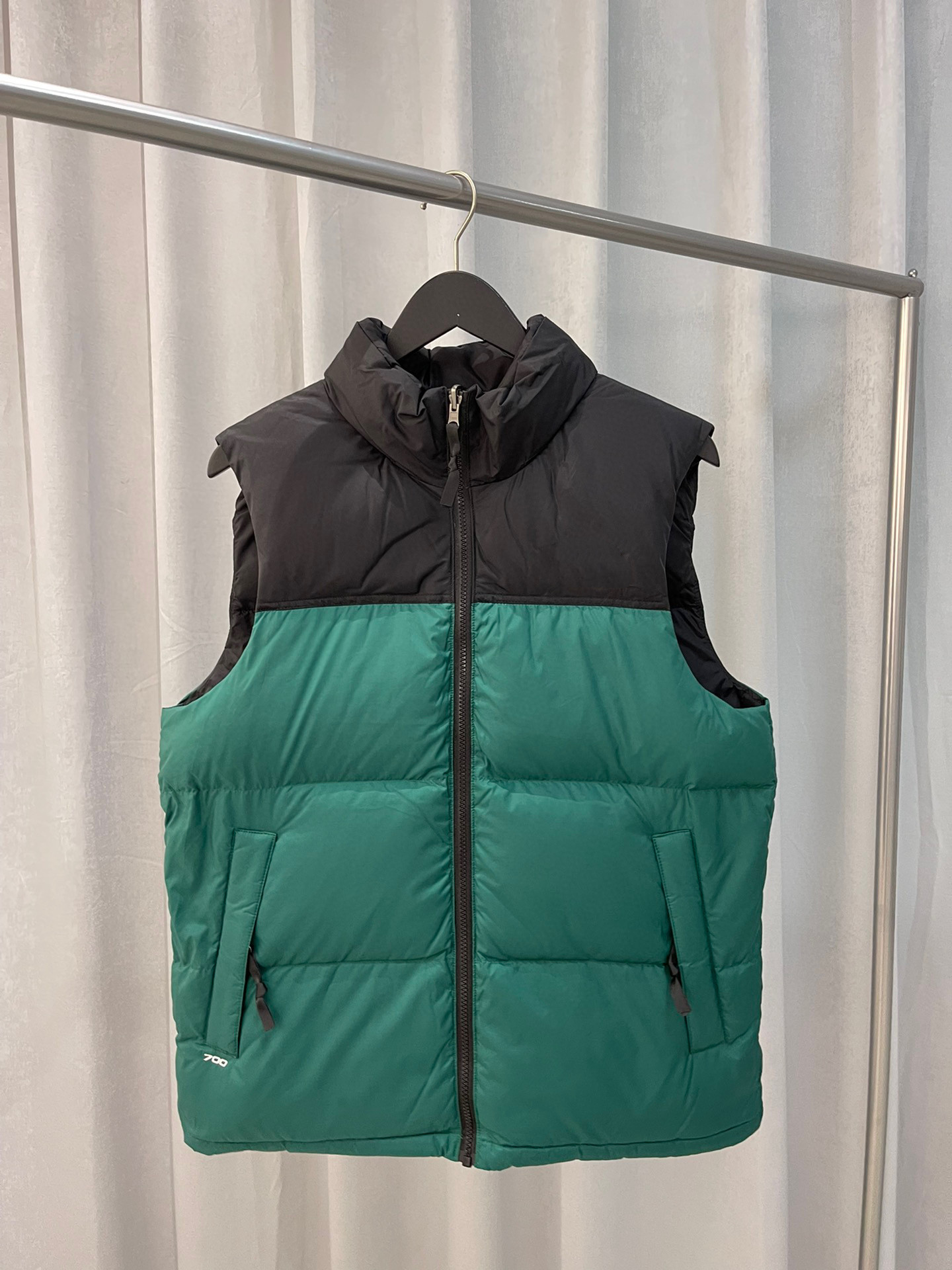 Men Vest Down Cotton Waistcoat Designs Mens Women' No Sleeveless North Jacket Puffer Autumn Winter Casual Coats Couples Vests Keep Warm Coat, Shipping fee
Men Vest Down Cotton Waistcoat Designs Mens Women' No Sleeveless North Jacket Puffer Autumn Winter Casual Coats Couples Vests Keep Warm Coat, Shipping fee