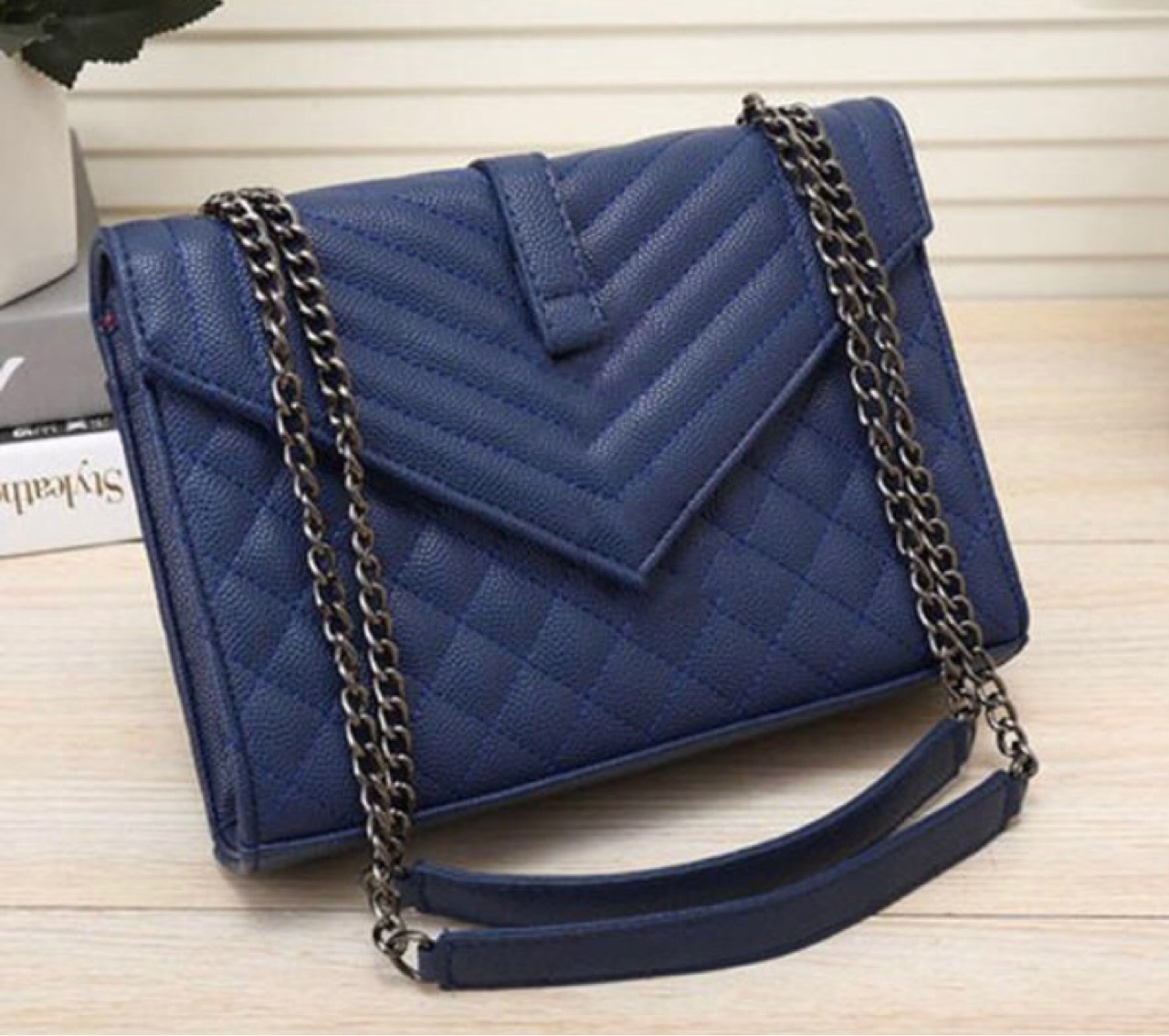 Designer Women Bags Handbags Shoulder Bags tote bagg classic stripes quilted chains double flap medium cross backpacks, No bag
Designer Women Bags Handbags Shoulder Bags tote bagg classic stripes quilted chains double flap medium cross backpacks, No bag