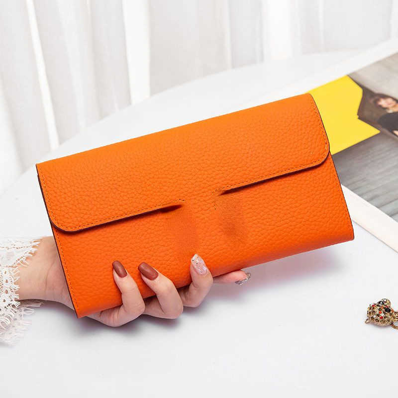 Wallets Luxury Designer Handbag 2022 New fashion clutch bags Genuine Leather Lady Light Wallet Simple Student Big Brand Long High-grade Card, Big red
Wallets Luxury Designer Handbag 2022 New fashion clutch bags Genuine Leather Lady Light Wallet Simple Student Big Brand Long High-grade Card, Big red