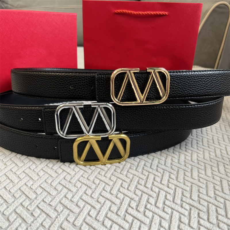 Designers Belts Luxurys Leather High Quality Letters Belt for Men Designer With Red Box Smooth Buckle Mens Belts Width 3.8cm
Designers Belts Luxurys Leather High Quality Letters Belt for Men Designer With Red Box Smooth Buckle Mens Belts Width 3.8cm