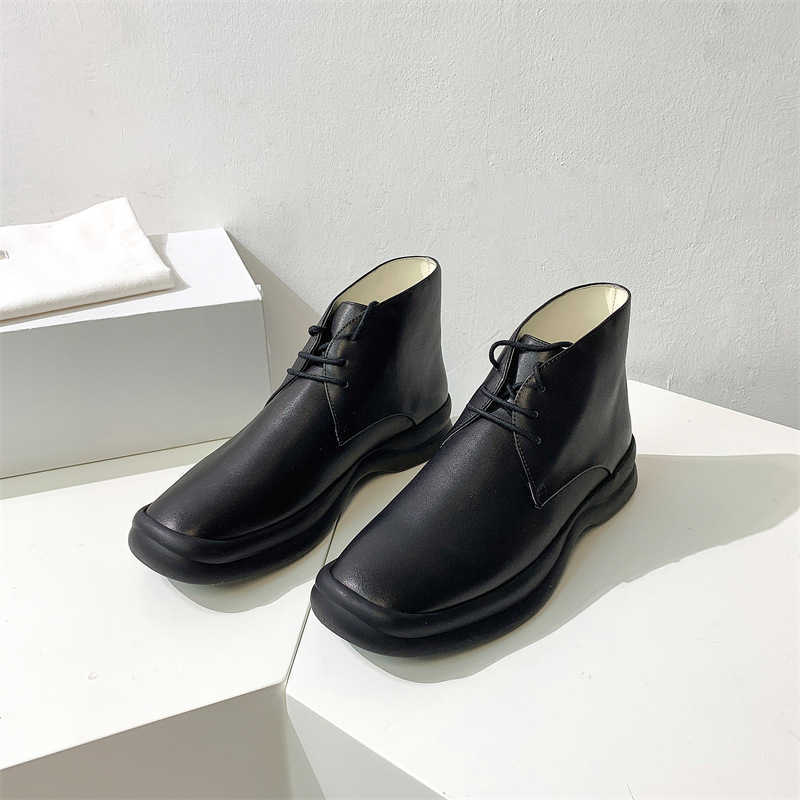 Pure Original The Row New Leather Classic Front Lace up Chelsea Short Boots Round Head Thick Bottom Martin Boots Women, Black
Pure Original The Row New Leather Classic Front Lace up Chelsea Short Boots Round Head Thick Bottom Martin Boots Women, Black