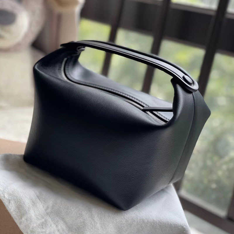 the row bag Women Designers Bags Luxurys The Row Tote Crossbody Leather Bucket Half Moon Bag Crescent Underarm Shoulder Purse PIAI OAEQ, Black
the row bag Women Designers Bags Luxurys The Row Tote Crossbody Leather Bucket Half Moon Bag Crescent Underarm Shoulder Purse PIAI OAEQ, Black
