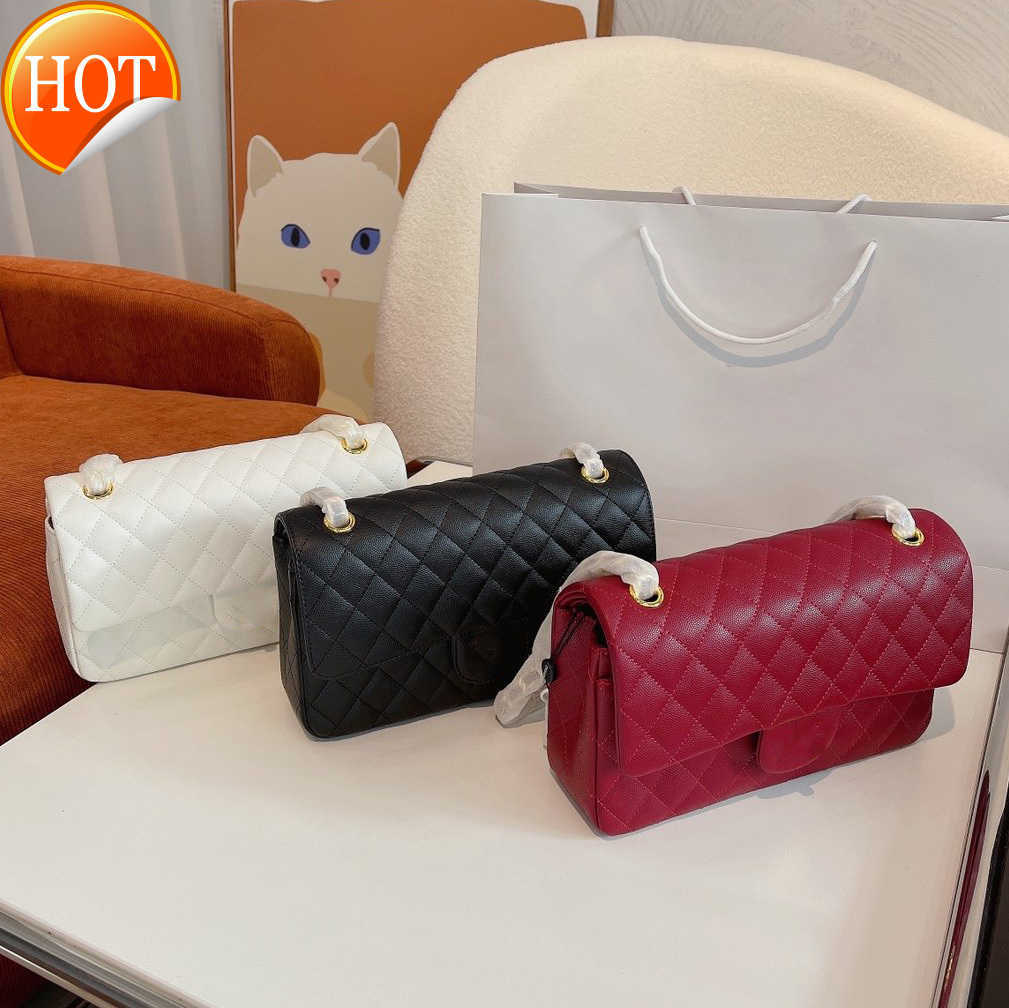 Women's Luxury Designers Shoulder Bags Classic Rectangular Caviar Texture Cowhide Envelope Bag Portable 25cm Fashion Crossbody Bag Factory Direct Sales, Red
Women's Luxury Designers Shoulder Bags Classic Rectangular Caviar Texture Cowhide Envelope Bag Portable 25cm Fashion Crossbody Bag Factory Direct Sales, Red