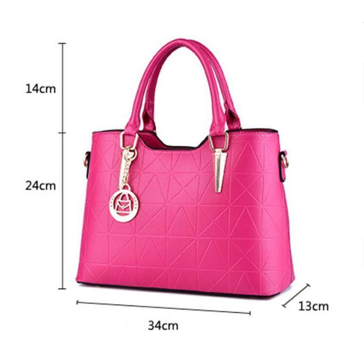 High Quality Bag Handbag women Sale Discount Genuine leather match pattern Date code Serial number Shoulder damier letters plaid 36, Size : 25 x 19 x 7 cm
High Quality Bag Handbag women Sale Discount Genuine leather match pattern Date code Serial number Shoulder damier letters plaid 36, Size : 25 x 19 x 7 cm