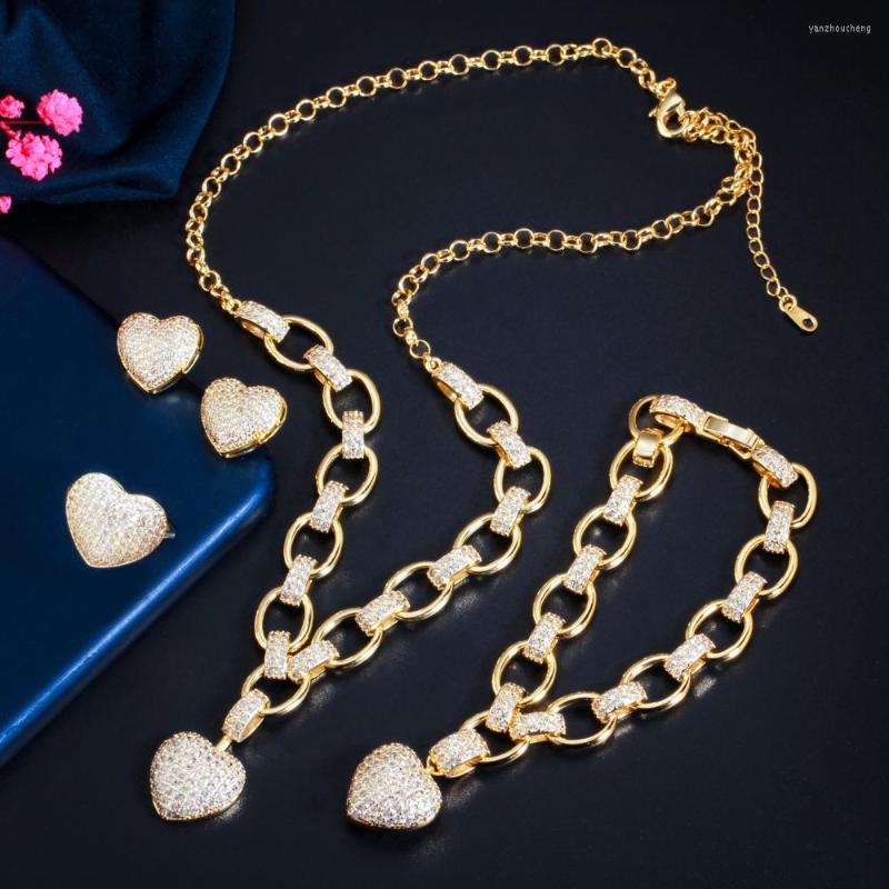 Wedding Jewelry Sets CWWZircons 4 Pcs Cuban Link Chain Love Heart Gold Color CZ Necklace Earring Bracelet Ring Women Party Costume Set T517
Wedding Jewelry Sets CWWZircons 4 Pcs Cuban Link Chain Love Heart Gold Color CZ Necklace Earring Bracelet Ring Women Party Costume Set T517