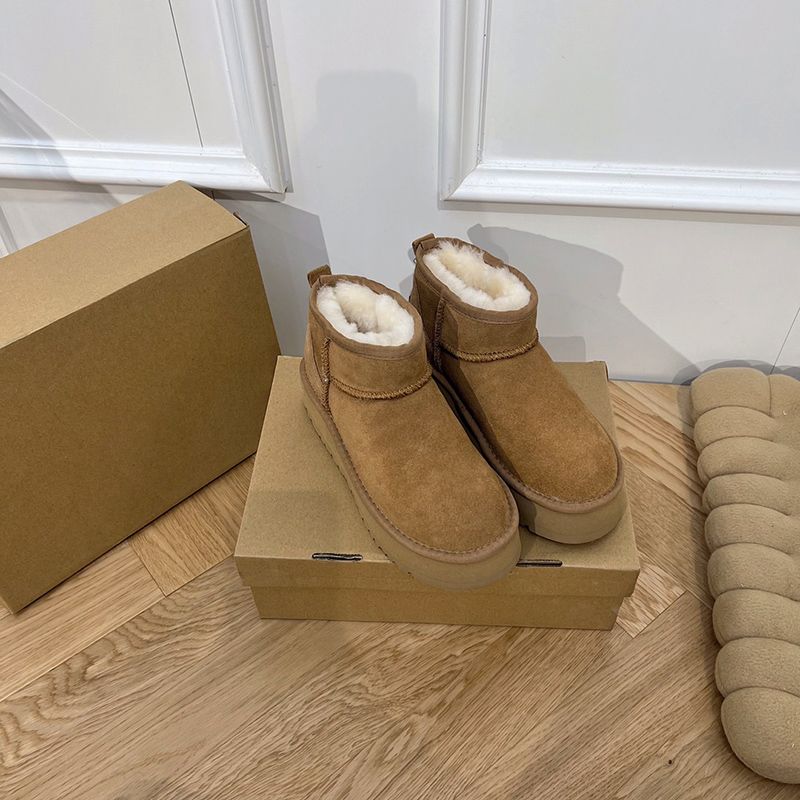 Designers boots Luxurys shoes warm snow boot anti-slip interior wool solid colour design winter bootses casual style temperament versatile shoes very nice, Green
Designers boots Luxurys shoes warm snow boot anti-slip interior wool solid colour design winter bootses casual style temperament versatile shoes very nice, Green