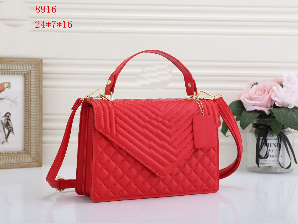 2023 Chain luxury Designers Handbags Women Bag Fashion Shoulder Leather wallet Cross Body Clutch Plain Lady Totes Zipper hasp Envelope purse backpacks, No bag
2023 Chain luxury Designers Handbags Women Bag Fashion Shoulder Leather wallet Cross Body Clutch Plain Lady Totes Zipper hasp Envelope purse backpacks, No bag