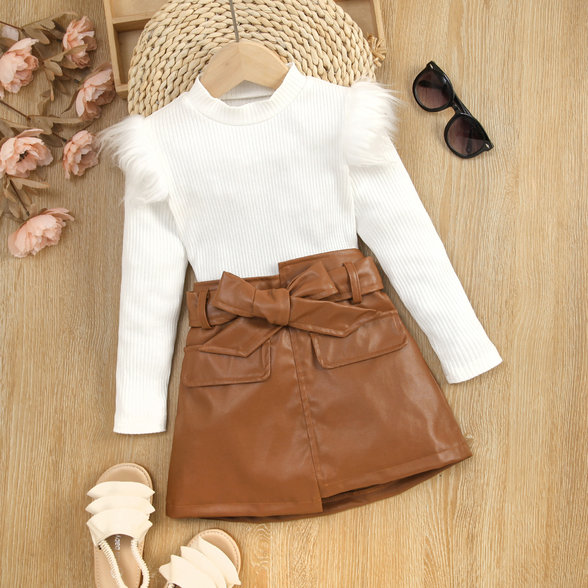 Clothing Sets FOCUSNORM 1 6Y Fashion Toddler Girls 2pcs Clothes Solid Fur Fly Sleeve Ribbed Knit Tops High Waist PU Skirts 221130, Red
Clothing Sets FOCUSNORM 1 6Y Fashion Toddler Girls 2pcs Clothes Solid Fur Fly Sleeve Ribbed Knit Tops High Waist PU Skirts 221130, Red