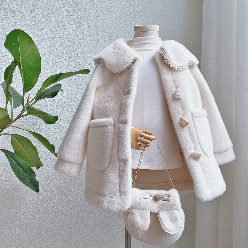 Coat Kids Girls Jacket Outwear Sweet Faux Fur Warm Plus Velvet Thicken Winter Woolen Outdoor Fleece Children s Clothes 221130, Beige with bag
Coat Kids Girls Jacket Outwear Sweet Faux Fur Warm Plus Velvet Thicken Winter Woolen Outdoor Fleece Children s Clothes 221130, Beige with bag
