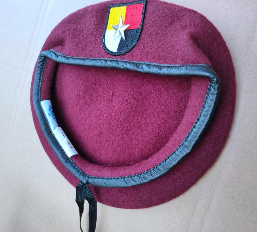 Berets United States U.S. Army 3th Airborne Special Forces Group Wool Red Beret ONE STAR BRIGADIER GENERAL RANK INSIGNIA Military Hat, Picture shown
Berets United States U.S. Army 3th Airborne Special Forces Group Wool Red Beret ONE STAR BRIGADIER GENERAL RANK INSIGNIA Military Hat, Picture shown