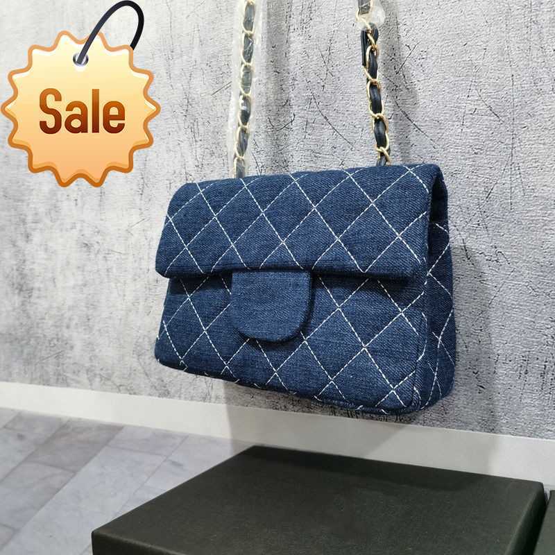 Women's Brand Designers Shoulder Bags 2023 New Small Fragrant Denim Shoulder Bag Square Diamond Pattern Fashion Cross Body Bag Factory Direct Sales, Black
Women's Brand Designers Shoulder Bags 2023 New Small Fragrant Denim Shoulder Bag Square Diamond Pattern Fashion Cross Body Bag Factory Direct Sales, Black