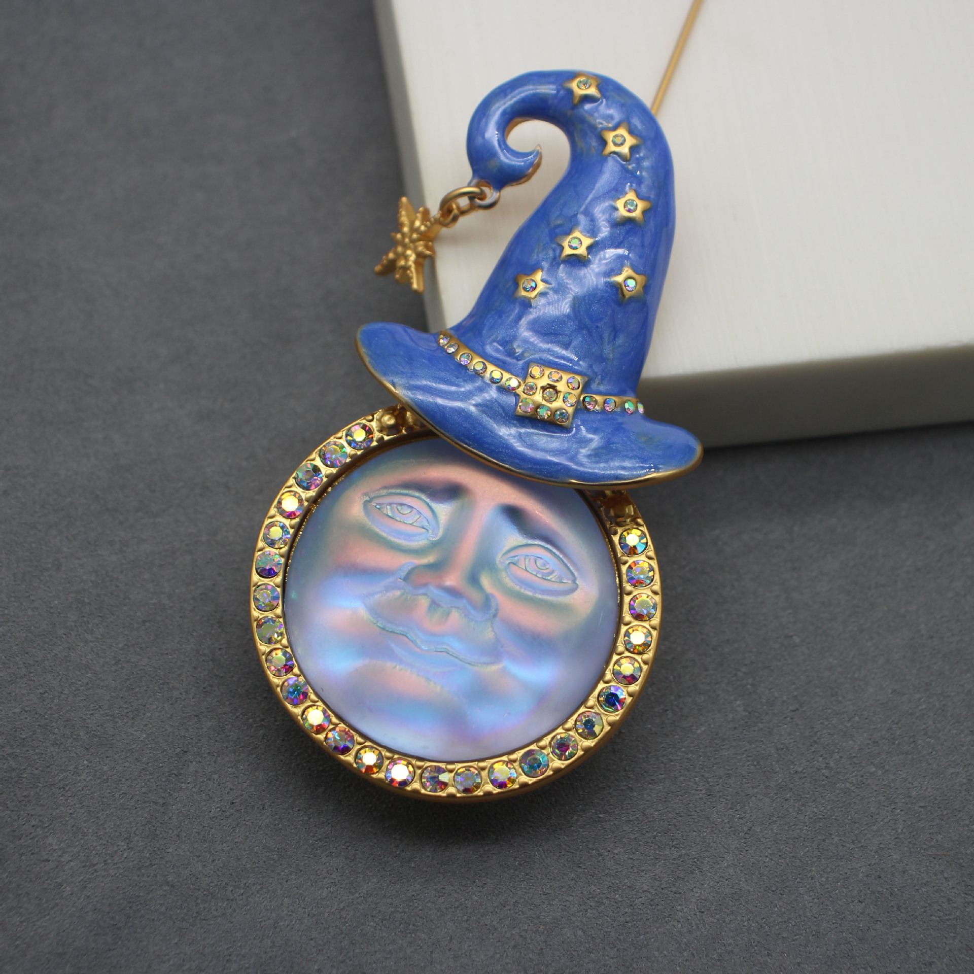 18K Fog Gold Electroplating Moon Face Brooch Necklace Pendant Foreign Trade Enamel Craft Jewelry
18K Fog Gold Electroplating Moon Face Brooch Necklace Pendant Foreign Trade Enamel Craft Jewelry
