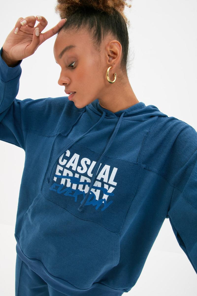 Women's Hoodies & Sweatshirts Trendyol Hooded Printed Oversize Slim Knitted Sweatshirt TWOAW22SW1099, Indigo
Women's Hoodies & Sweatshirts Trendyol Hooded Printed Oversize Slim Knitted Sweatshirt TWOAW22SW1099, Indigo