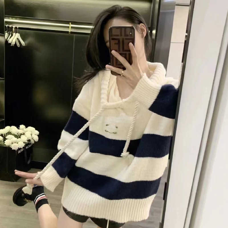Women' Jacket Sweater Coat Cell 22FW Celebrity Knitted Hooded Stripe Metal Pullover Long Sleeve Loose Slouchy 2022Elegant Classic MUNN, Milky white
Women' Jacket Sweater Coat Cell 22FW Celebrity Knitted Hooded Stripe Metal Pullover Long Sleeve Loose Slouchy 2022Elegant Classic MUNN, Milky white