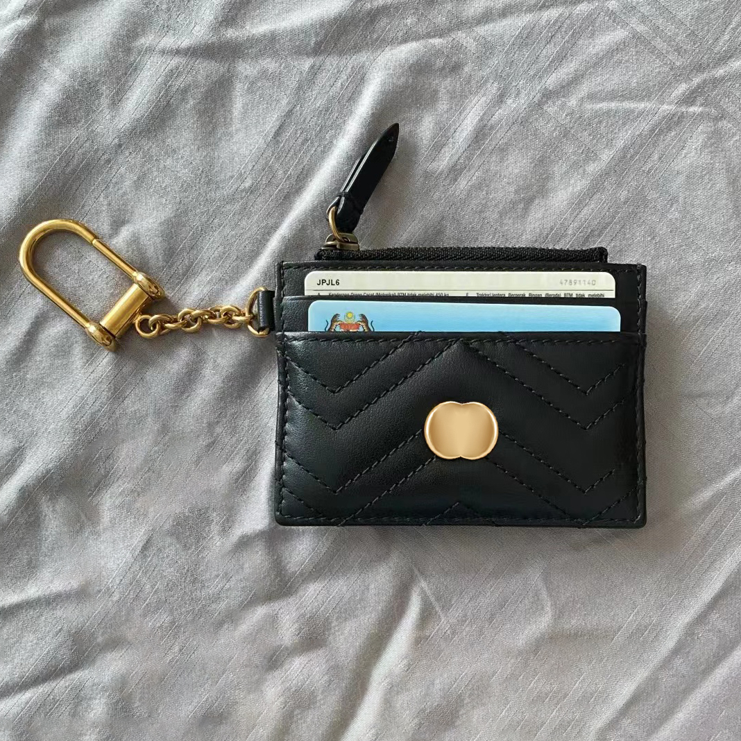 Luxurys Designers bags Card Holders Coin Purses wristlets WOODY fashion passport holders Genuine Leather key chain mens womens Wallets credit Metal logo Zipper, Carton
Luxurys Designers bags Card Holders Coin Purses wristlets WOODY fashion passport holders Genuine Leather key chain mens womens Wallets credit Metal logo Zipper, Carton