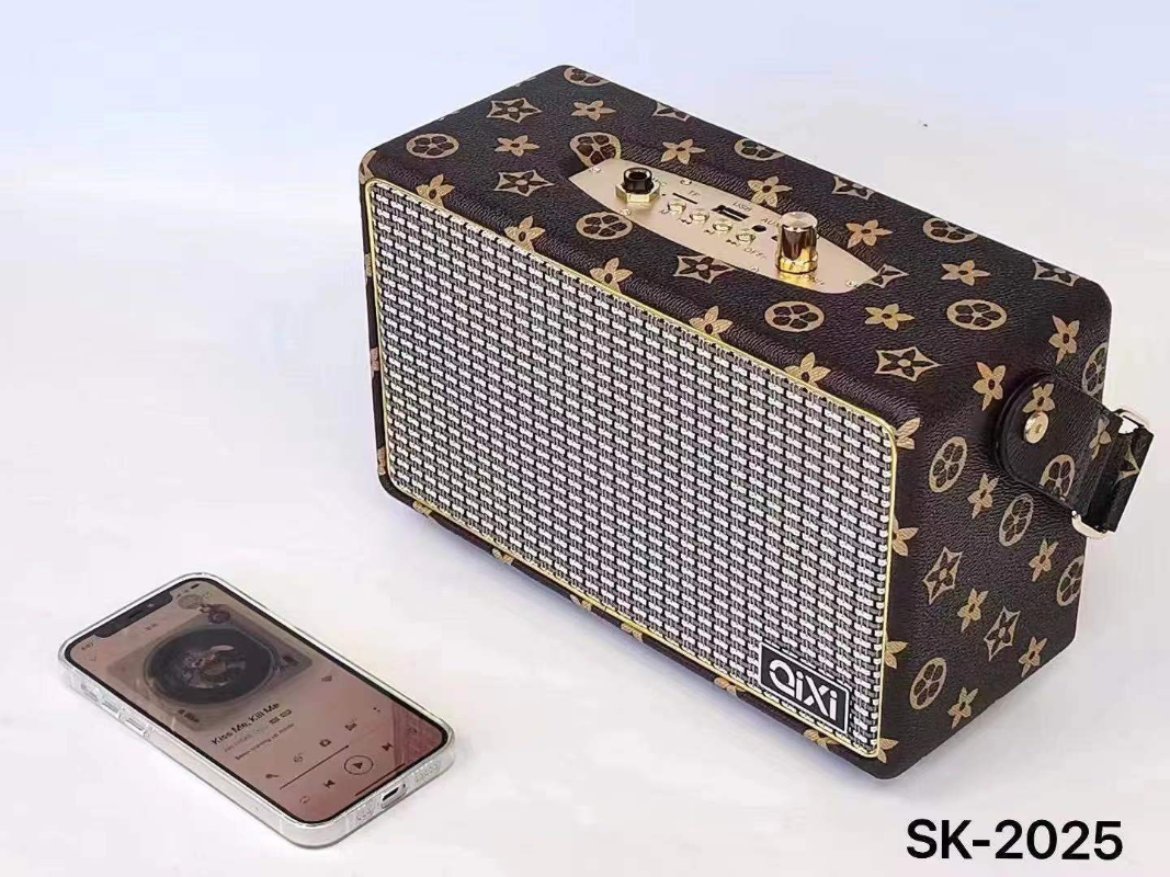 YEZHOU outdoor Retro Leather Square Speaker SK-2025 Wireless usb big Bluetooth Audio studio Portable Portable Card Plug-in Microphone Desktop use
YEZHOU outdoor Retro Leather Square Speaker SK-2025 Wireless usb big Bluetooth Audio studio Portable Portable Card Plug-in Microphone Desktop use