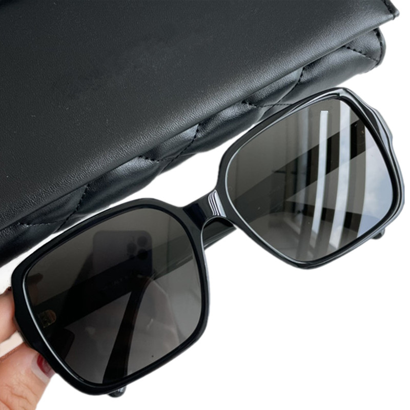 Luxury Design women polarized sunglasses UV400 Square bigrim plank fullrim gold letters decorated leg 56-17-140 for prescription goggles fullset case
Luxury Design women polarized sunglasses UV400 Square bigrim plank fullrim gold letters decorated leg 56-17-140 for prescription goggles fullset case