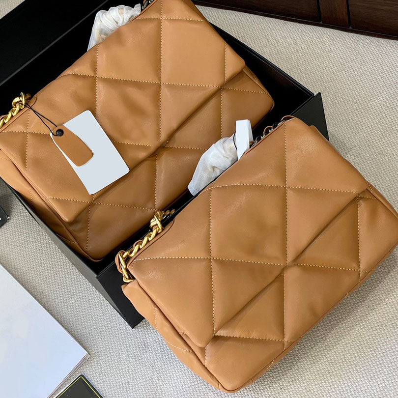 Womens Designer 19 Series Lambskin Quilted Bags 8 Colors Classic Medium Jumbo Top Gold Chain Crossbody Shoulder Purse Large Capacity Outdoor Handbags 25CM/30CM, Box
Womens Designer 19 Series Lambskin Quilted Bags 8 Colors Classic Medium Jumbo Top Gold Chain Crossbody Shoulder Purse Large Capacity Outdoor Handbags 25CM/30CM, Box