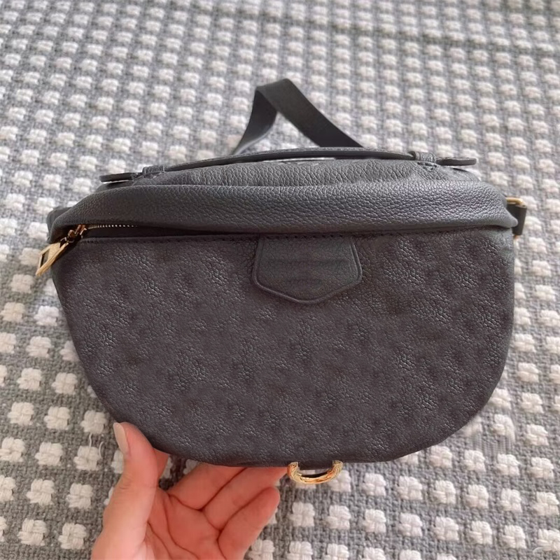 Black belt waist bags mens bumbag designer womens handbag unisex famous pochette luxury crossbody bag temperament soft leather wallet fanny pack, Army green
Black belt waist bags mens bumbag designer womens handbag unisex famous pochette luxury crossbody bag temperament soft leather wallet fanny pack, Army green