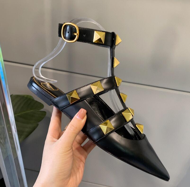 Designer Sandals High Heels Slippers Rivets Pointed Shoes 3.5cm Thin Heels Genuine Leathers Flat Bottoms Sandal with Box and Dust Bag 34-44, Black slipper
Designer Sandals High Heels Slippers Rivets Pointed Shoes 3.5cm Thin Heels Genuine Leathers Flat Bottoms Sandal with Box and Dust Bag 34-44, Black slipper
