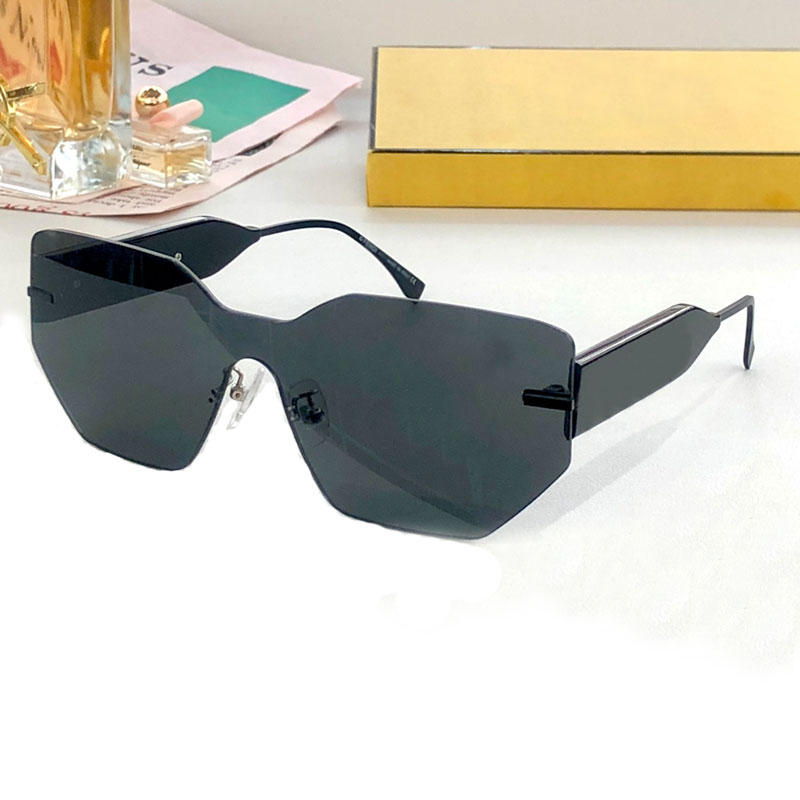 Designer sunglasses for men and women 40052U type of UV protection and old-fashioned rimless glasses random box
Designer sunglasses for men and women 40052U type of UV protection and old-fashioned rimless glasses random box
