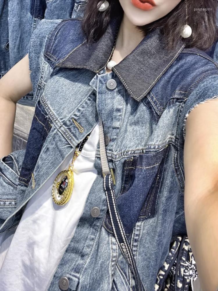 Women's Vests Loose Blue Denim Splicing Vest Coat Ladies 2022 Fall Woman's Washed Contrast Color Single-breasted Sleeveless Jean
Women's Vests Loose Blue Denim Splicing Vest Coat Ladies 2022 Fall Woman's Washed Contrast Color Single-breasted Sleeveless Jean