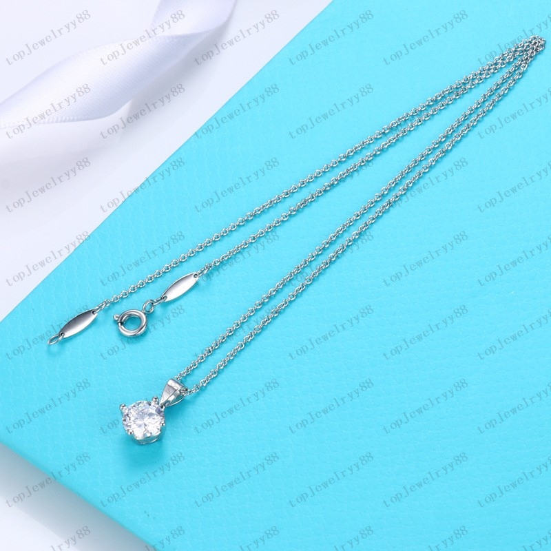Designer luxury single diamond pendant necklace earrings ladies stainless steel couple earrings jewelry Valentine's Day gift girlfriend wholesale with box
Designer luxury single diamond pendant necklace earrings ladies stainless steel couple earrings jewelry Valentine's Day gift girlfriend wholesale with box