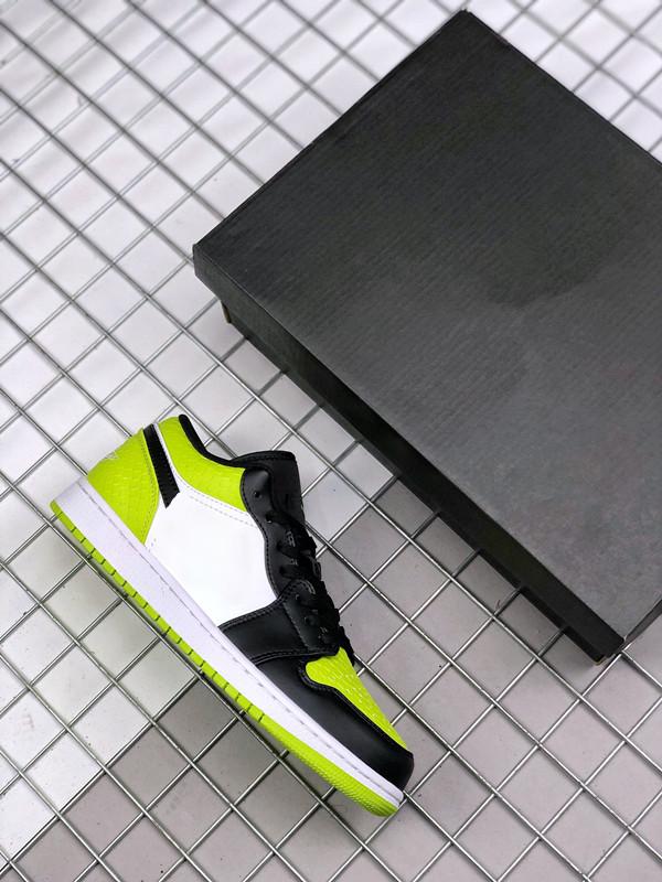 Basketball Shoes Jumpman 1s Low SE Snake Green Colorway Green/White-Black Leather Trainers Size 36-46 Fast Ship, Green black white
Basketball Shoes Jumpman 1s Low SE Snake Green Colorway Green/White-Black Leather Trainers Size 36-46 Fast Ship, Green black white