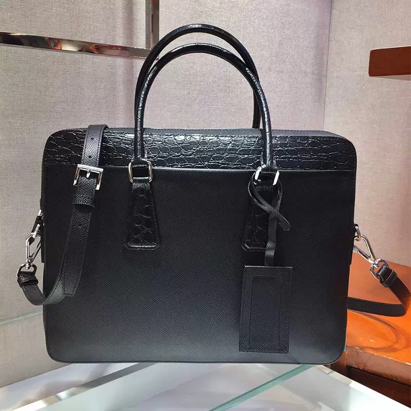 Designer Leather Men's Briefcase Bag - Large Capacity Laptop Handbag for Business Executives, Black
Designer Leather Men's Briefcase Bag - Large Capacity Laptop Handbag for Business Executives, Black