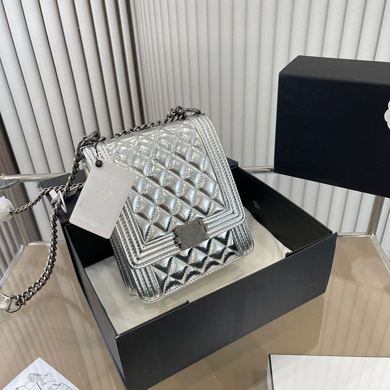 Fashion Upright Luxury Women Designer Shoulder Bag Retro Mini Handbag Matelasse Chain Classic Flap Crossbody Wallet Card Holder Retro Suitcases Birkin Key Pouch, Black
Fashion Upright Luxury Women Designer Shoulder Bag Retro Mini Handbag Matelasse Chain Classic Flap Crossbody Wallet Card Holder Retro Suitcases Birkin Key Pouch, Black