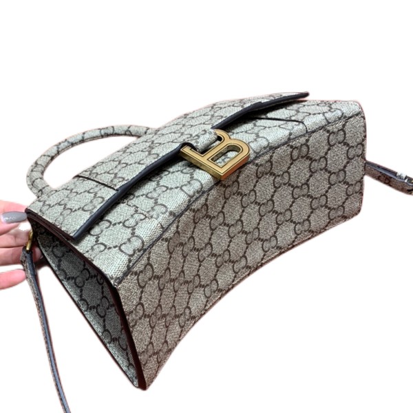 2022Fashion Bags Accessories Classic Leather Designer Handbags for Ladies Shoulder Bags Baguette Womens Bag Carryall luxurys Crossbody overnight, Light grey
2022Fashion Bags Accessories Classic Leather Designer Handbags for Ladies Shoulder Bags Baguette Womens Bag Carryall luxurys Crossbody overnight, Light grey